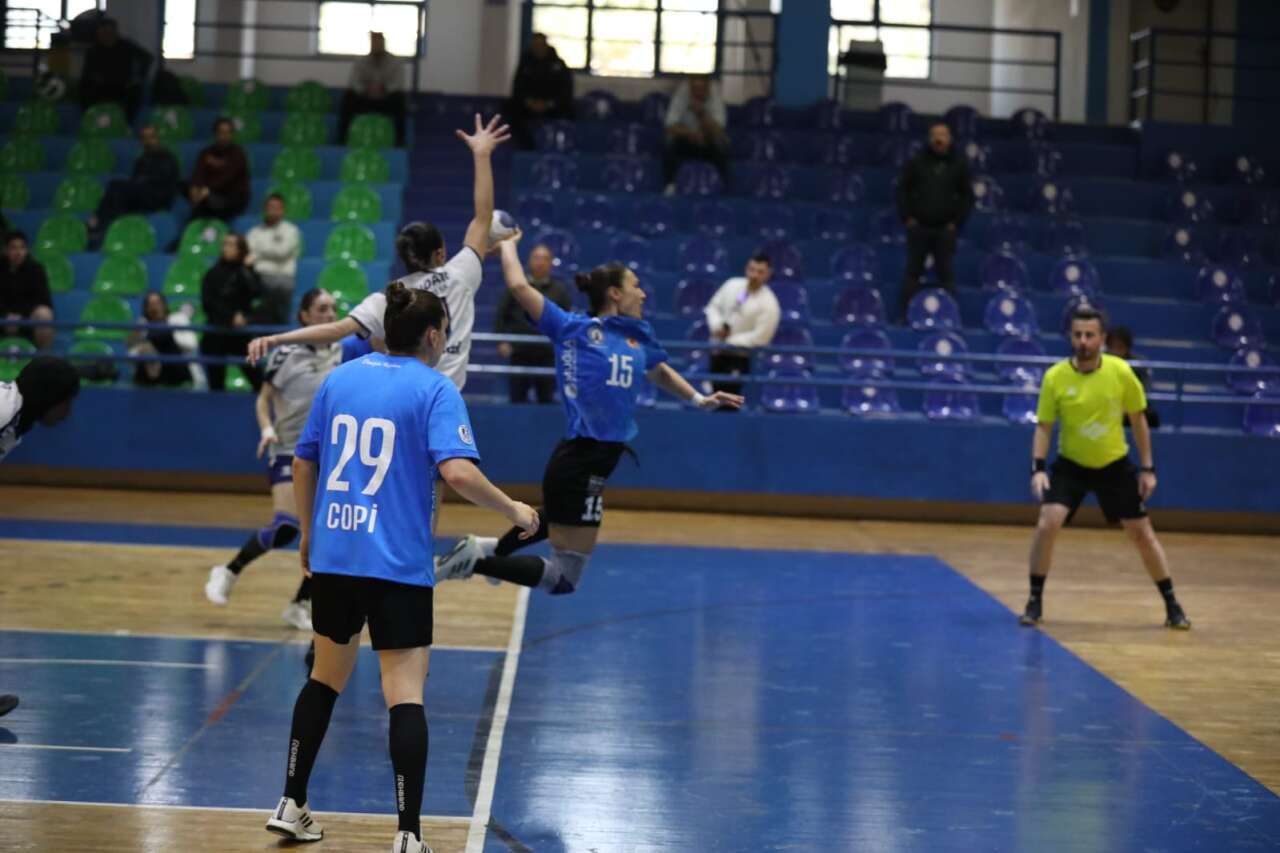 Denizin Kızları Nefes Kesen Maçta Üsküdar'ı Devirdi: Zirve İnadı Sürüyor 5